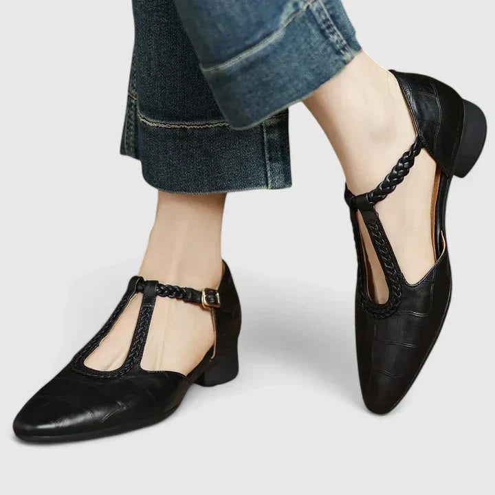 ANNE – CLASSIC T-STRAP FLATS